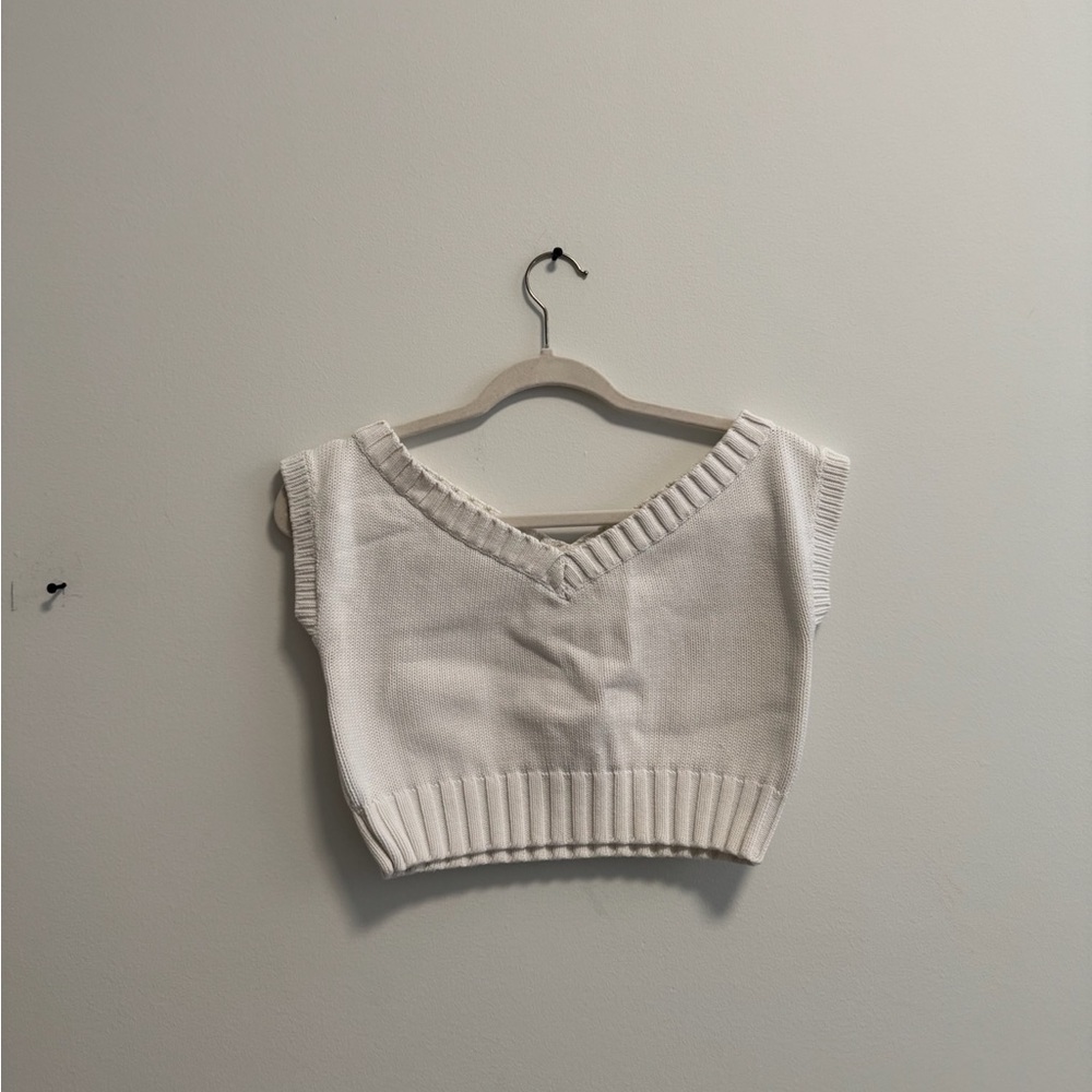 White Knit Sleeveless Top - Picture 2 of 2